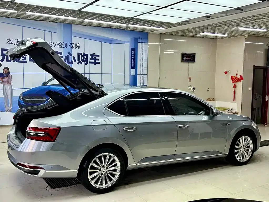 Skoda Superb — фото 5