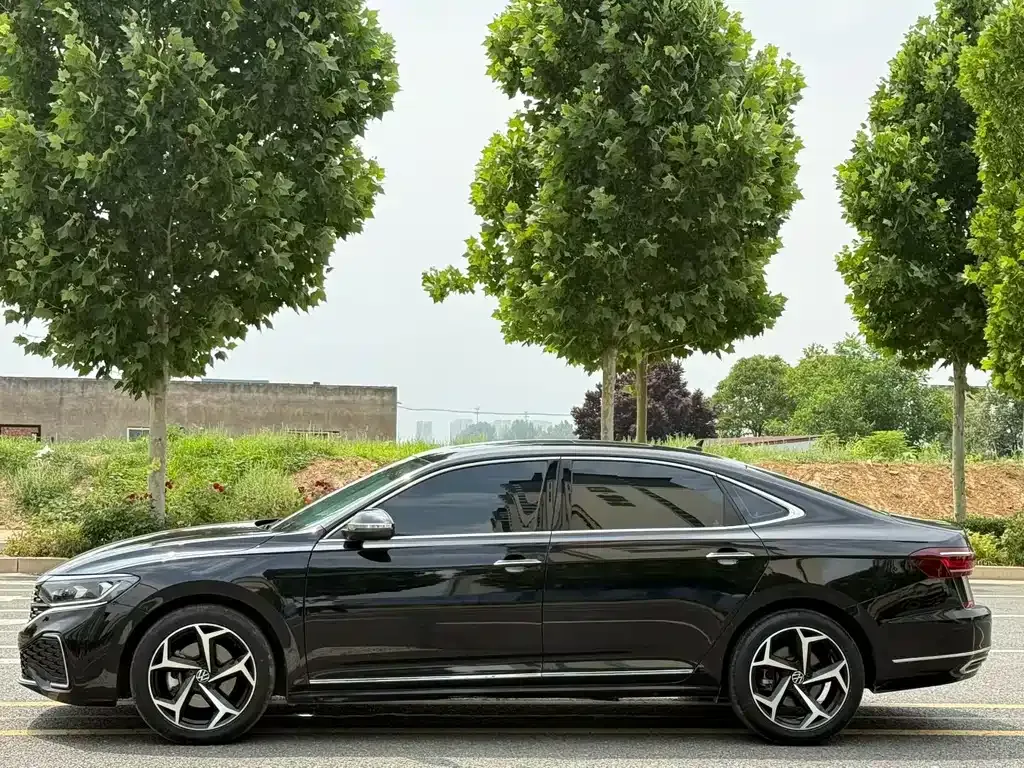 Volkswagen Passat — фото 8
