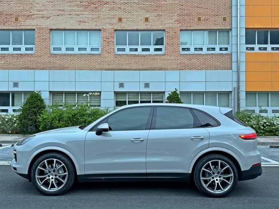 Porsche Cayenne — фото 10