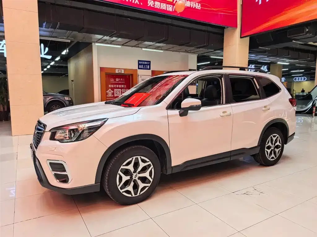Subaru Forester — фото 1