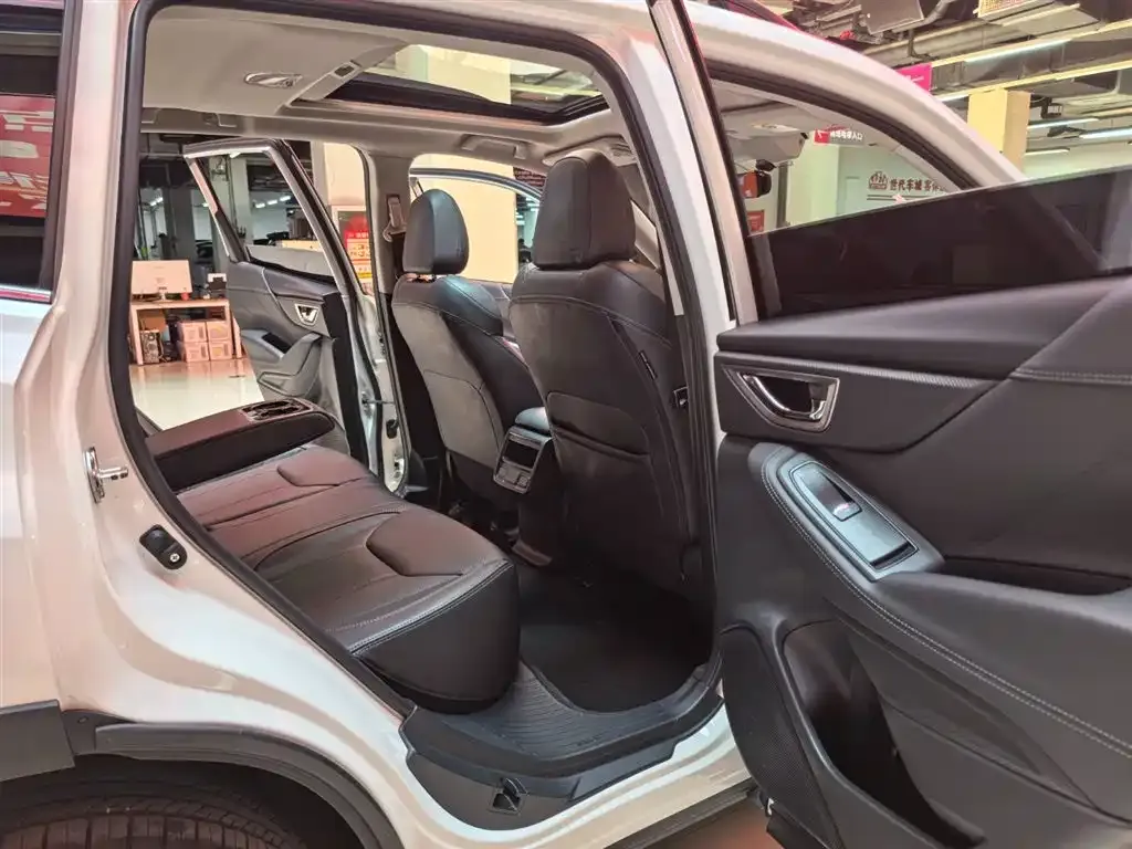 Subaru Forester — фото 9
