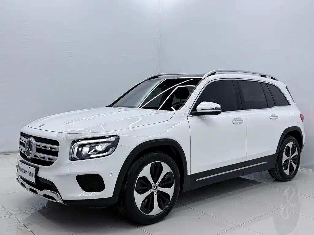 Mercedes-Benz GLB — фото 1