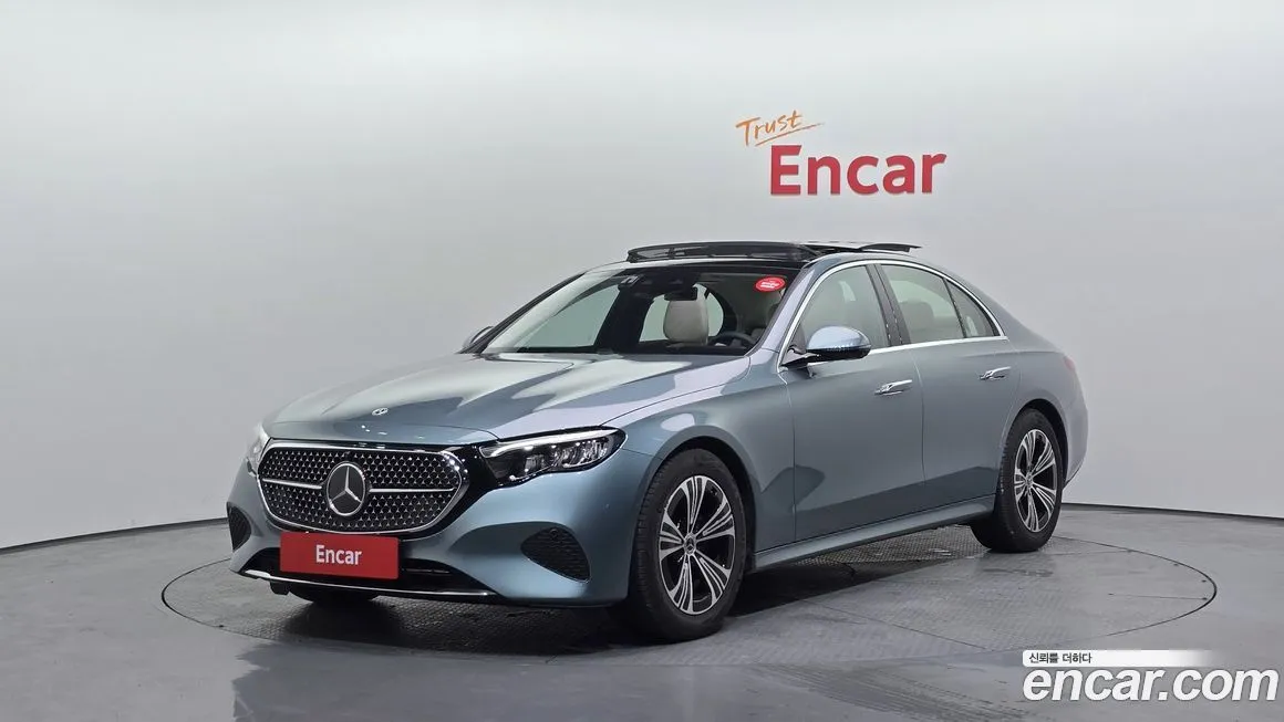 Mercedes-Benz E-Class — фото 1