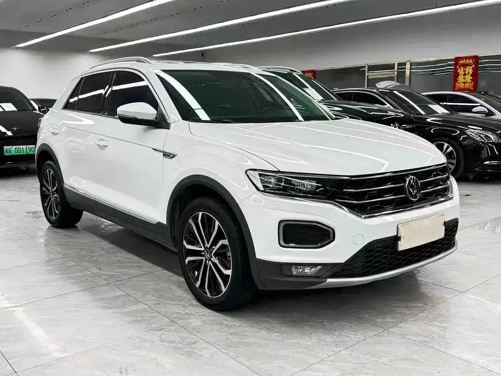 Volkswagen T-Roc — фото 9