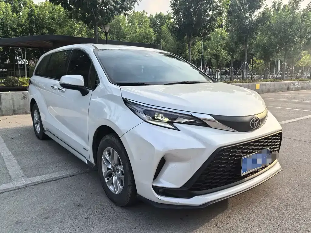 Toyota Granvia — фото 10
