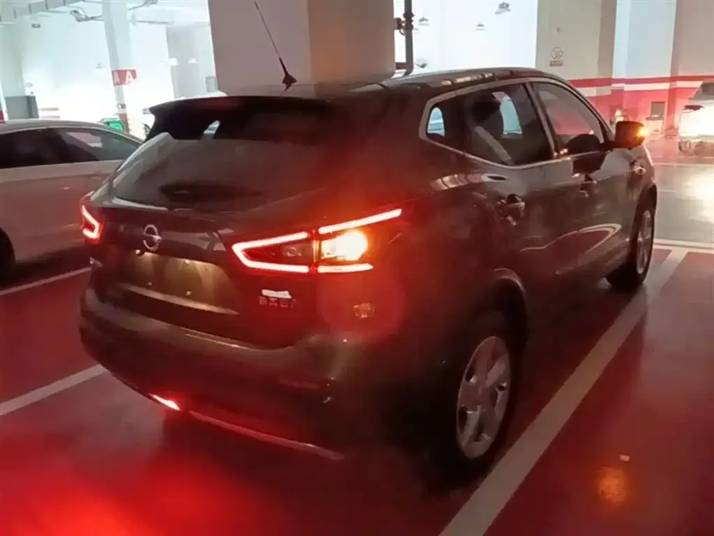 Nissan Qashqai — фото 4