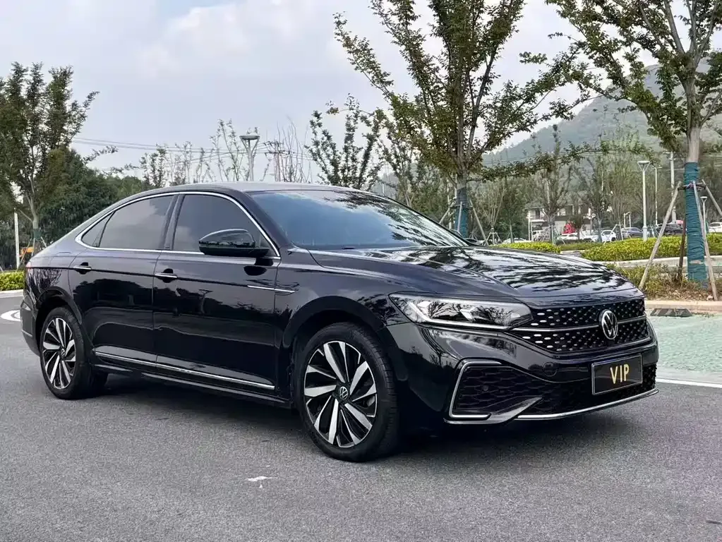 Volkswagen Passat — фото 7