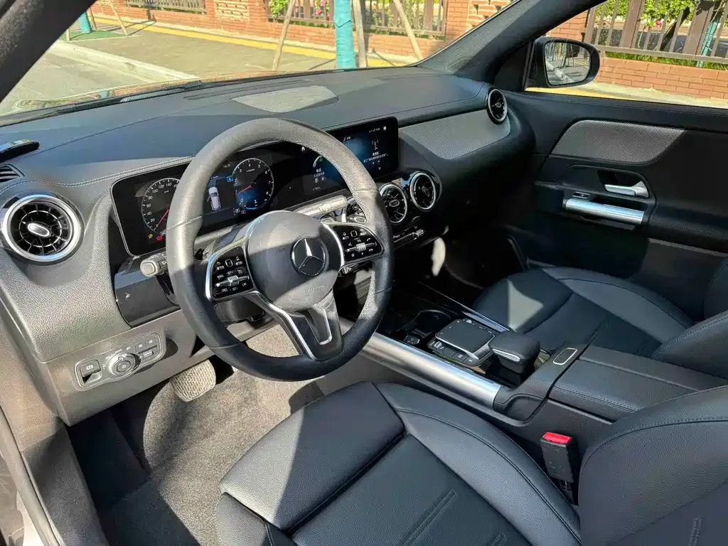 Mercedes-Benz GLA — фото 8