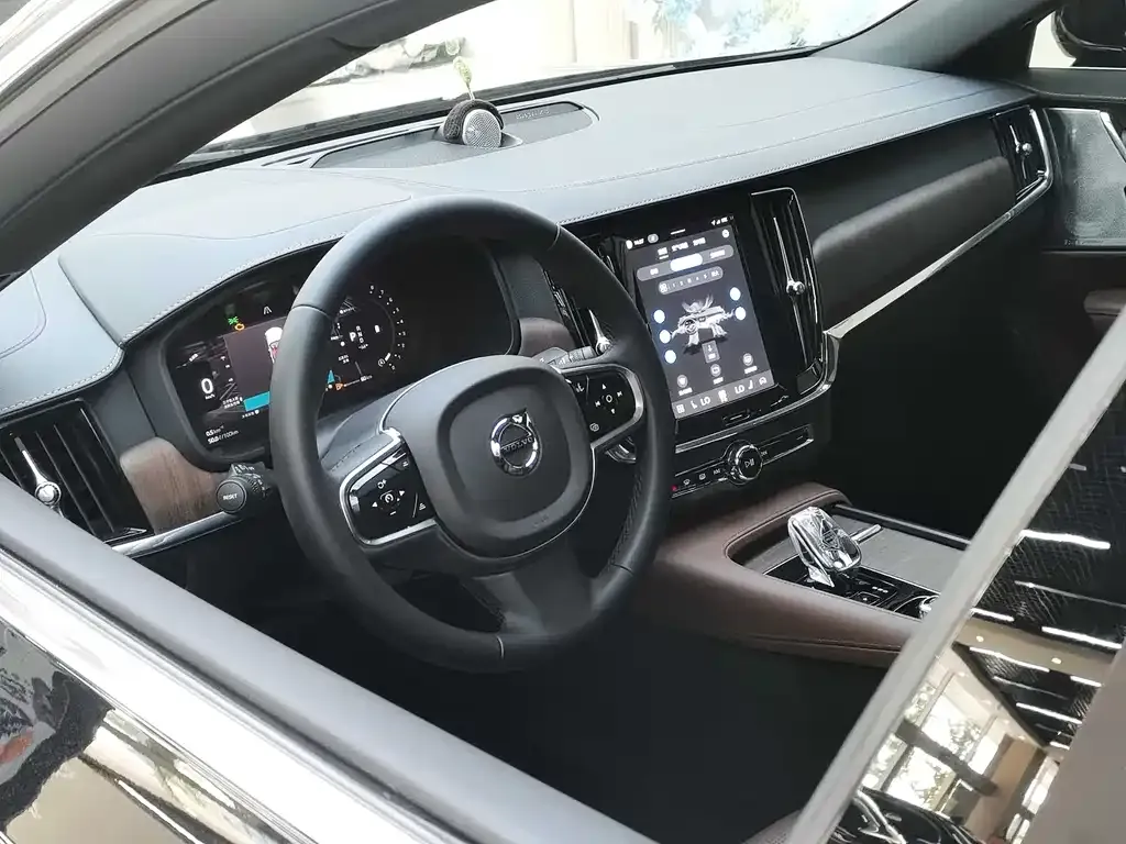 Volvo S90 — фото 4