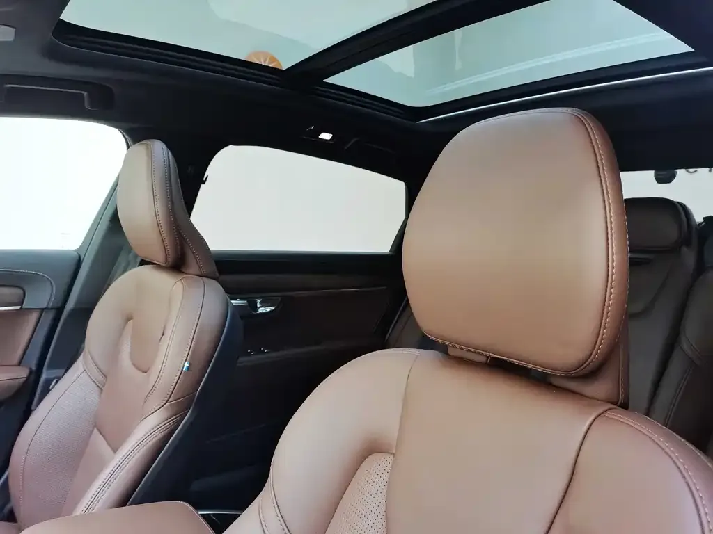 Volvo S90 — фото 3