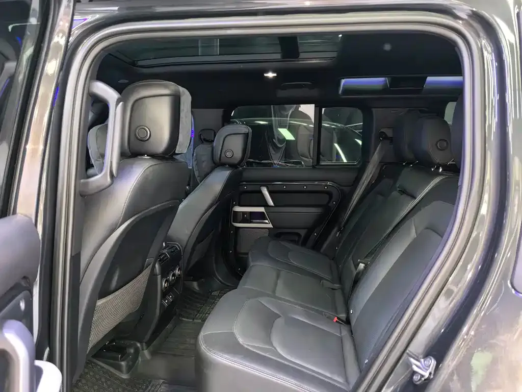 Land Rover Defender — фото 10