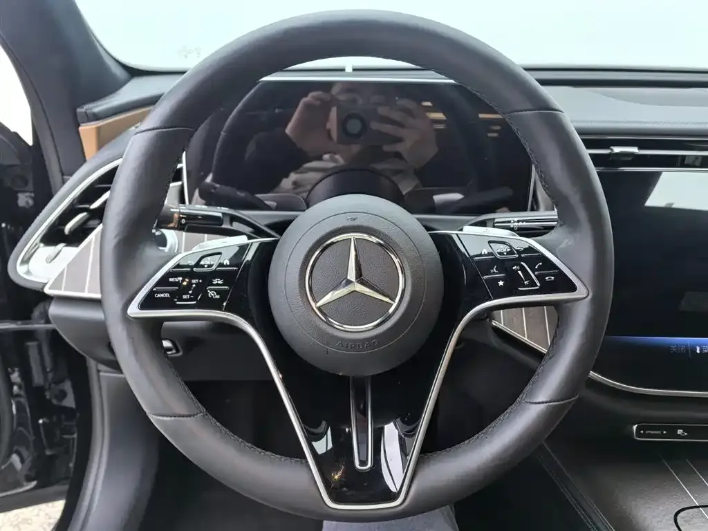 Mercedes-Benz E-Class — фото 10