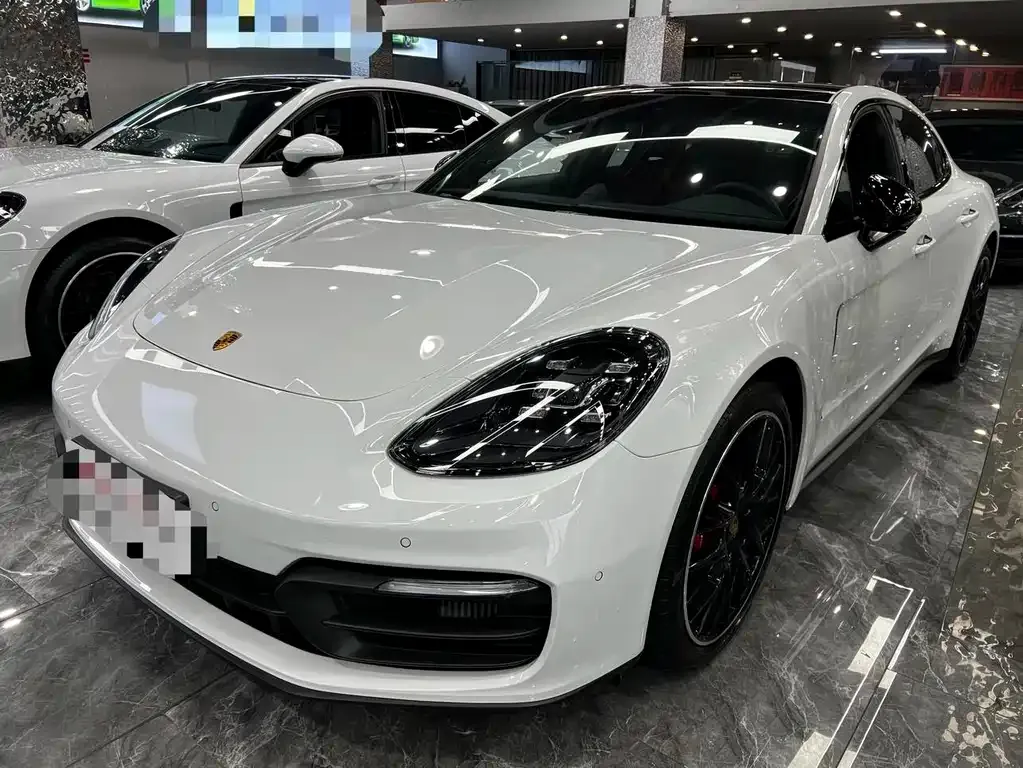 Porsche Panamera — фото 1