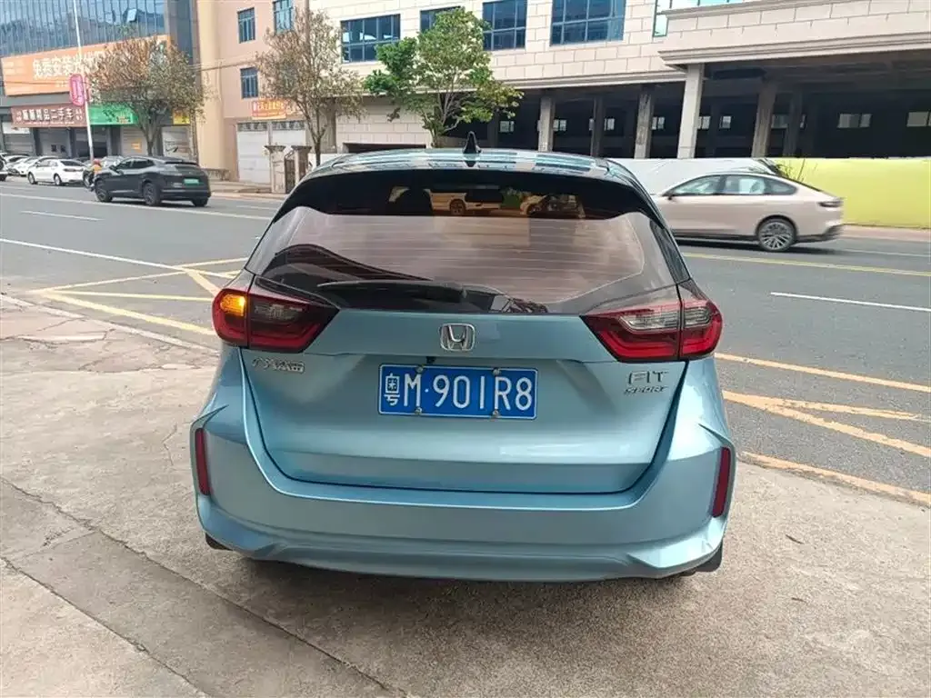 Honda Fit — фото 7