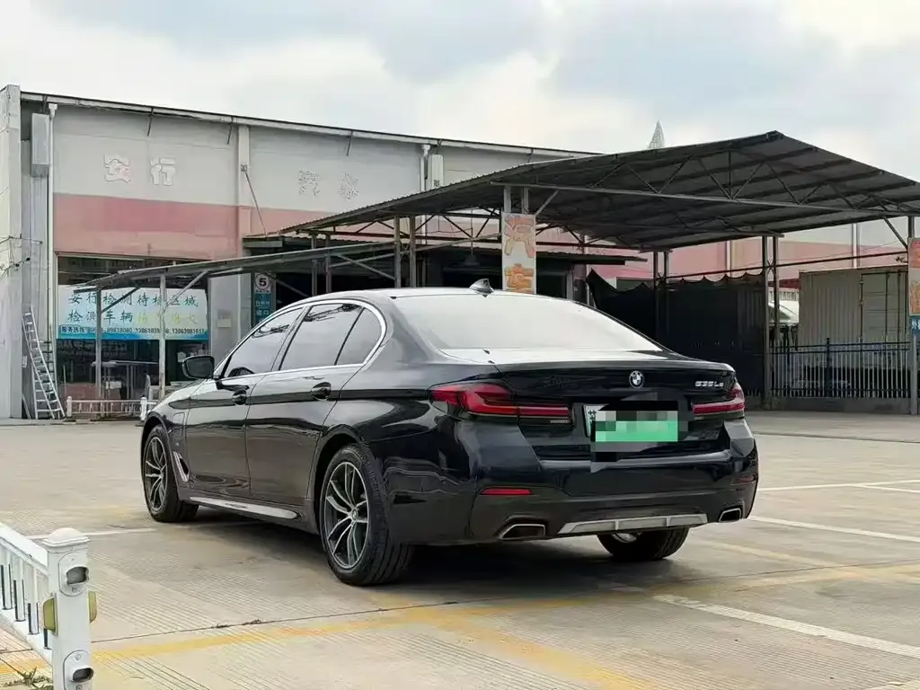 BMW 5 Series New Energy — фото 4