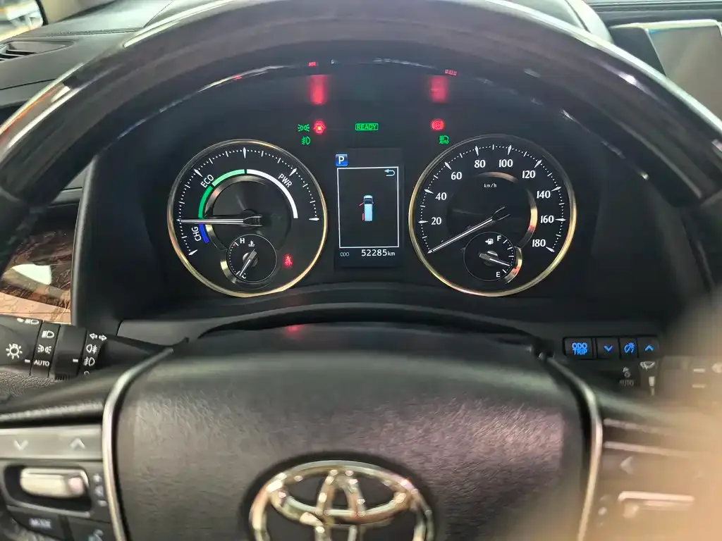 Toyota Alphard — фото 3