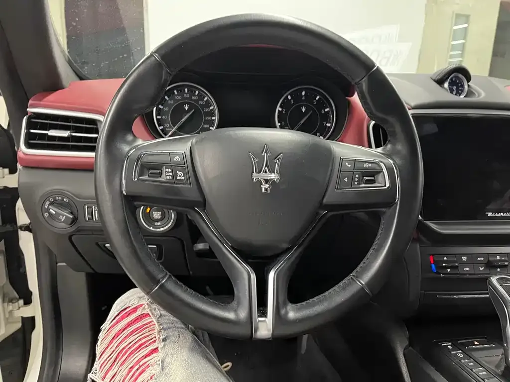 Maserati Ghibli — фото 10