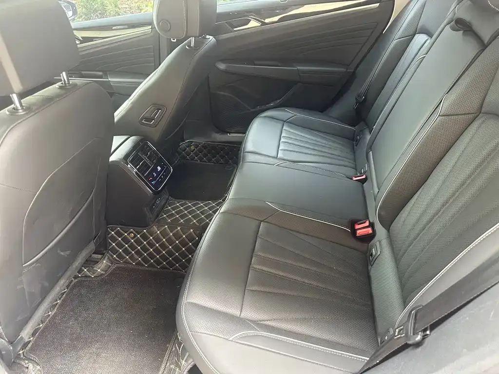 Volkswagen Passat — фото 3
