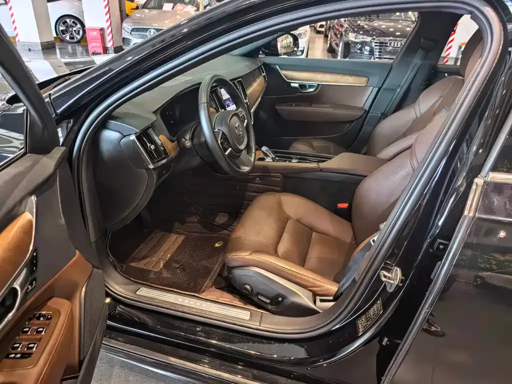 Volvo S90 — фото 6