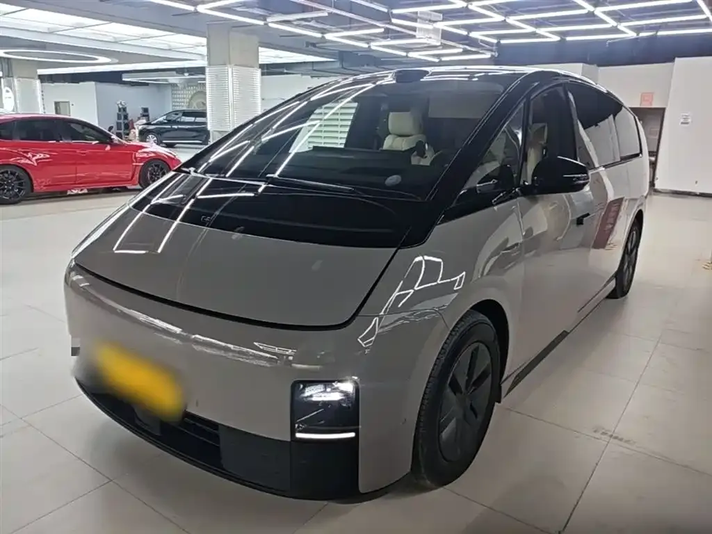 Li Auto MEGA — фото 3