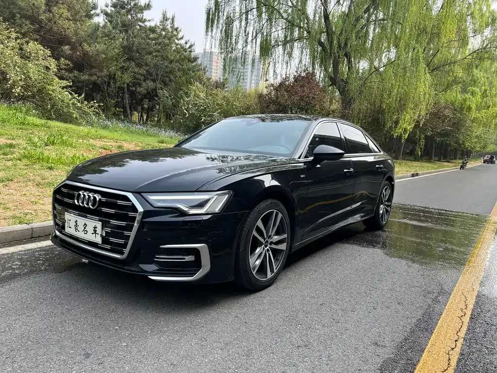 Audi A6L — фото 1