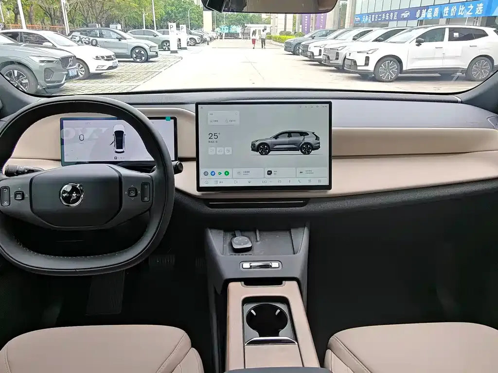 Volvo XC70 Plug-in Hybrid — фото 4