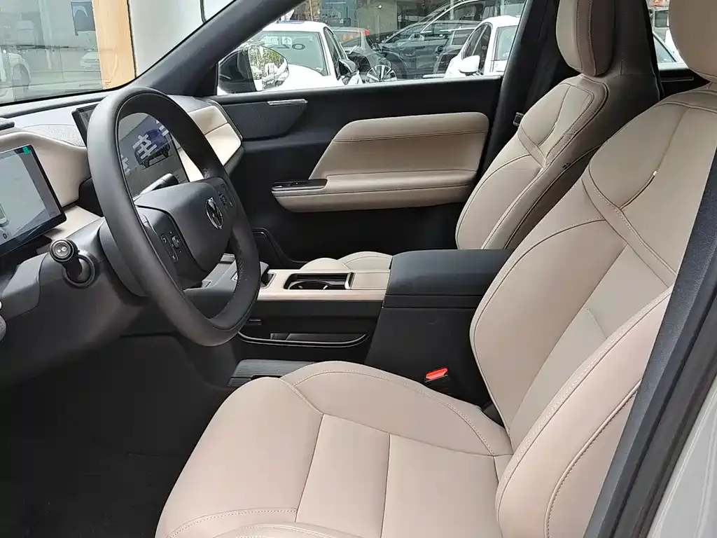 Volvo XC70 Plug-in Hybrid — фото 5