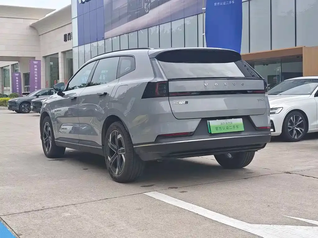 Volvo XC70 Plug-in Hybrid — фото 6