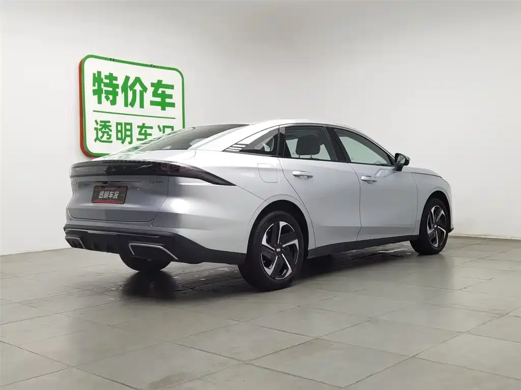 Geely Galaxy L6 — фото 10
