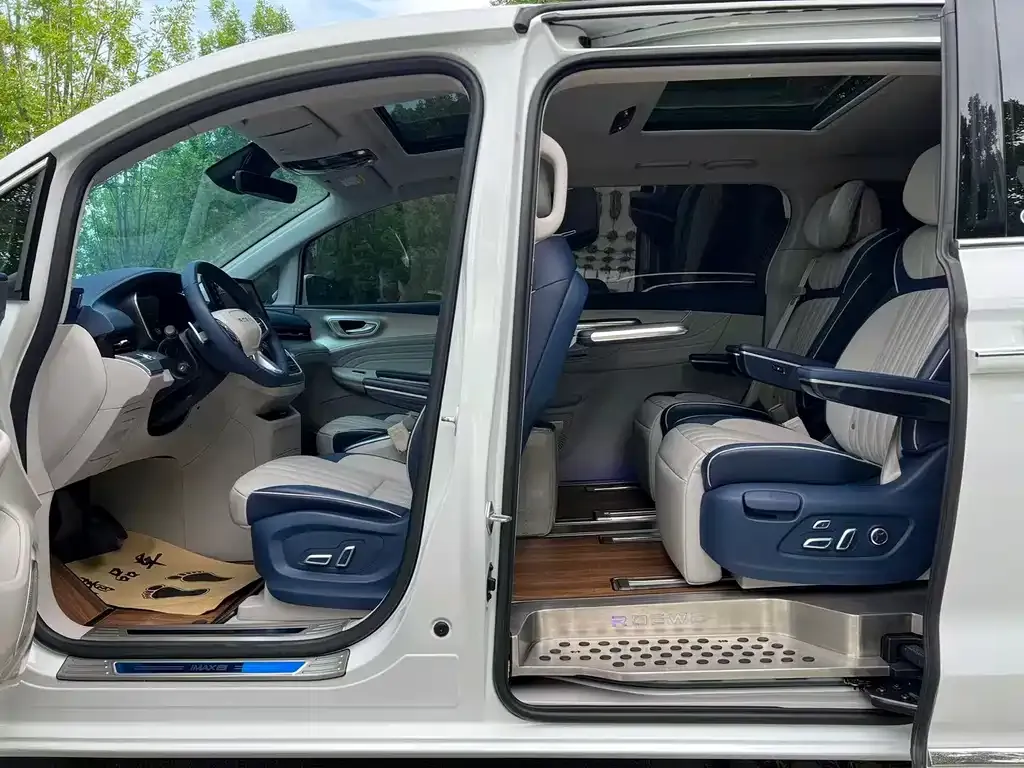 Roewe iMAX8 — фото 2