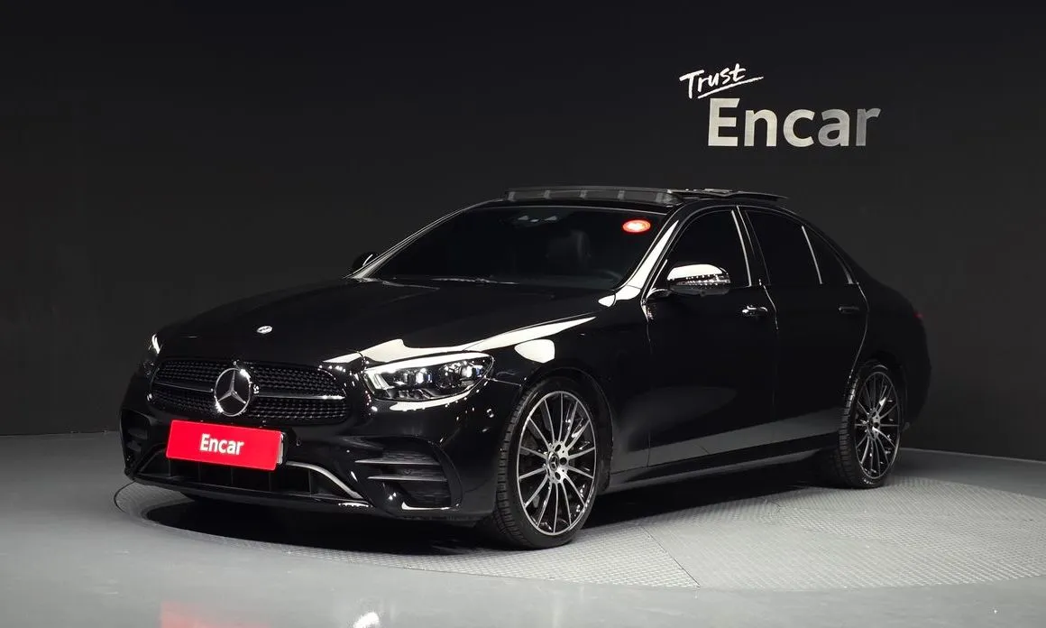 Mercedes-Benz E-Class — фото 1