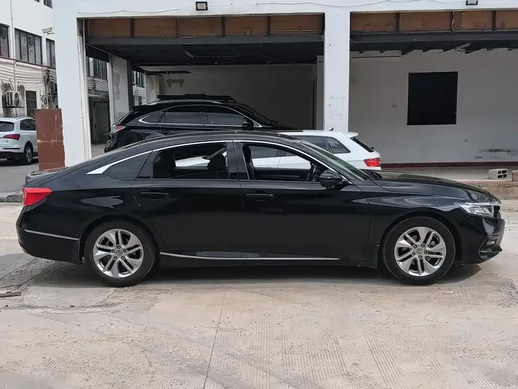 Honda Accord — фото 5