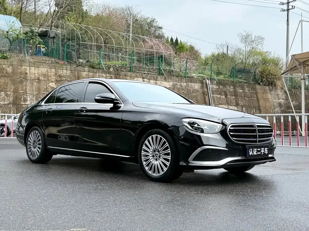 Mercedes-Benz E-Class — фото 10