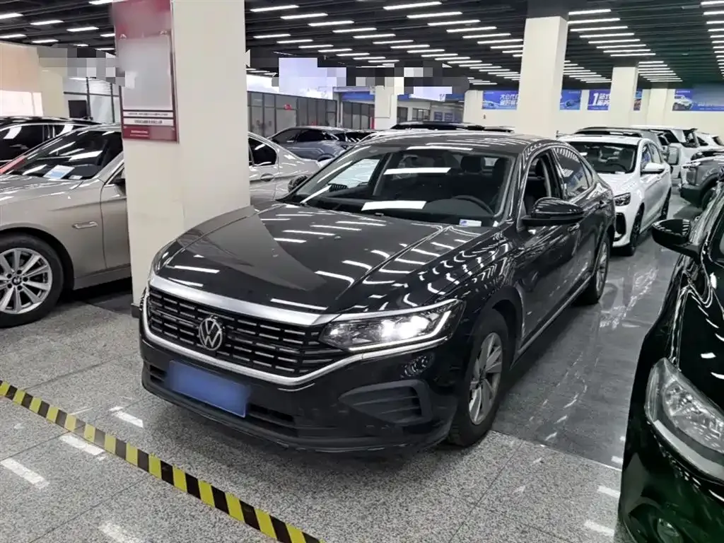 Volkswagen Passat — фото 1