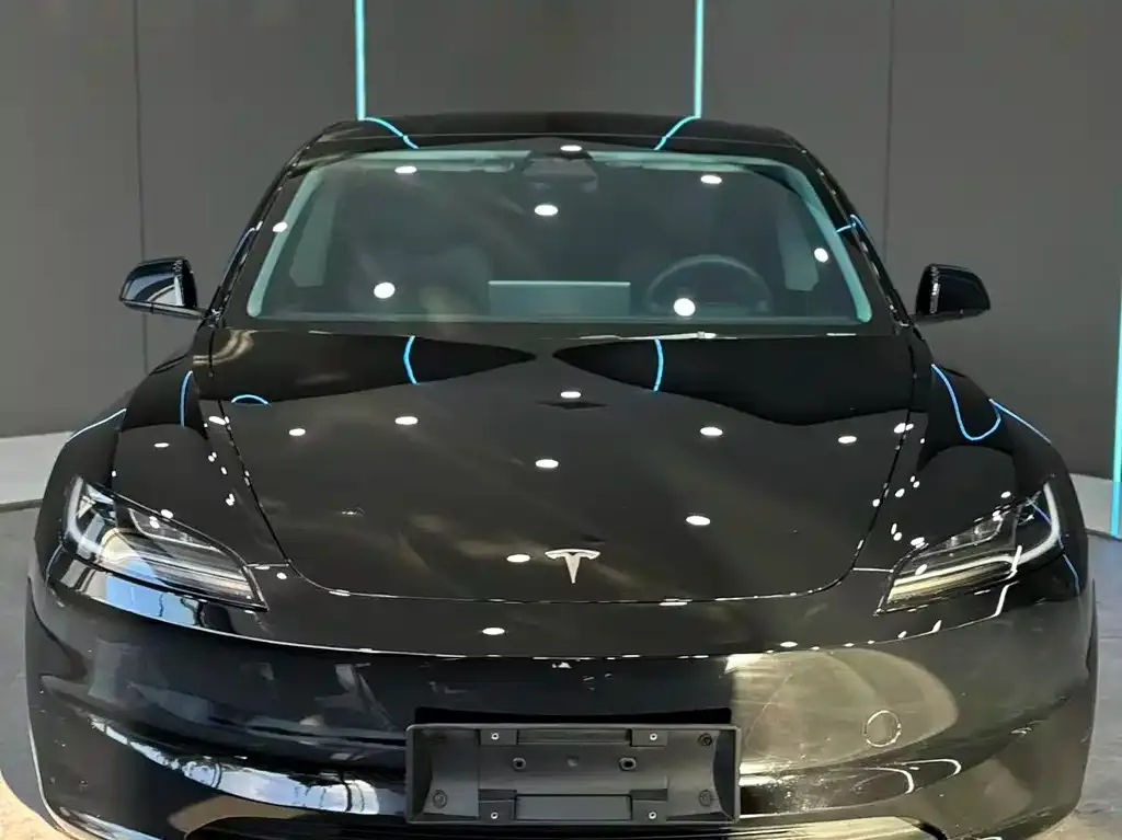 Tesla Model 3 — фото 9