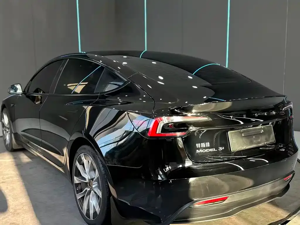 Tesla Model 3 — фото 2