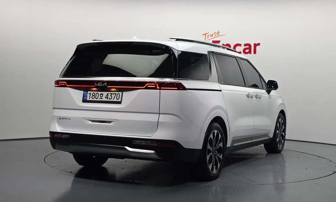 Kia Carnival — фото 10