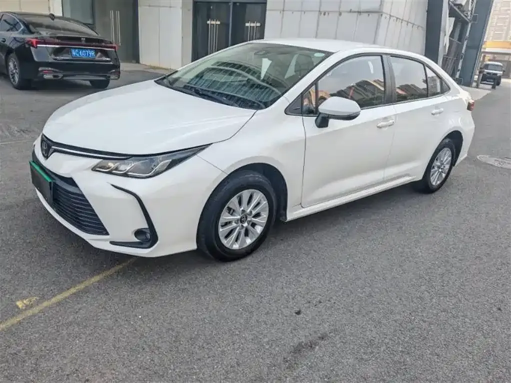 Toyota Corolla — фото 5