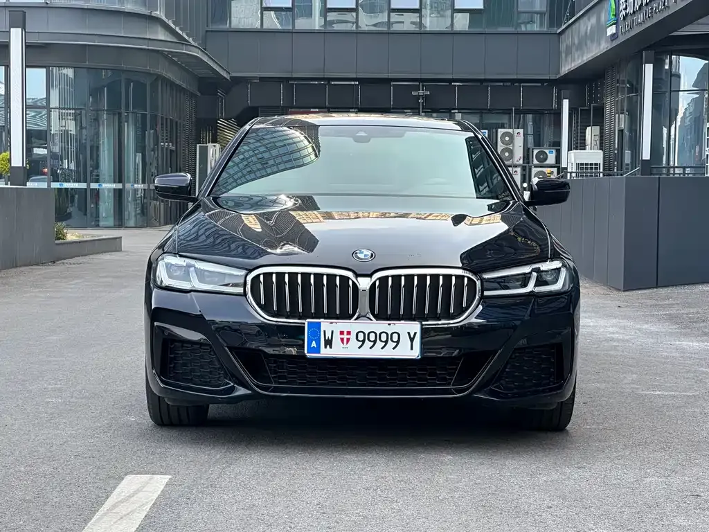 BMW 5 Series — фото 10