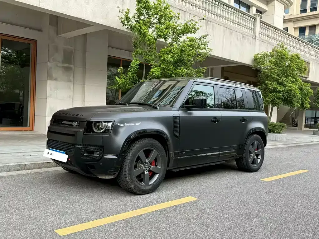 Land Rover Defender — фото 1