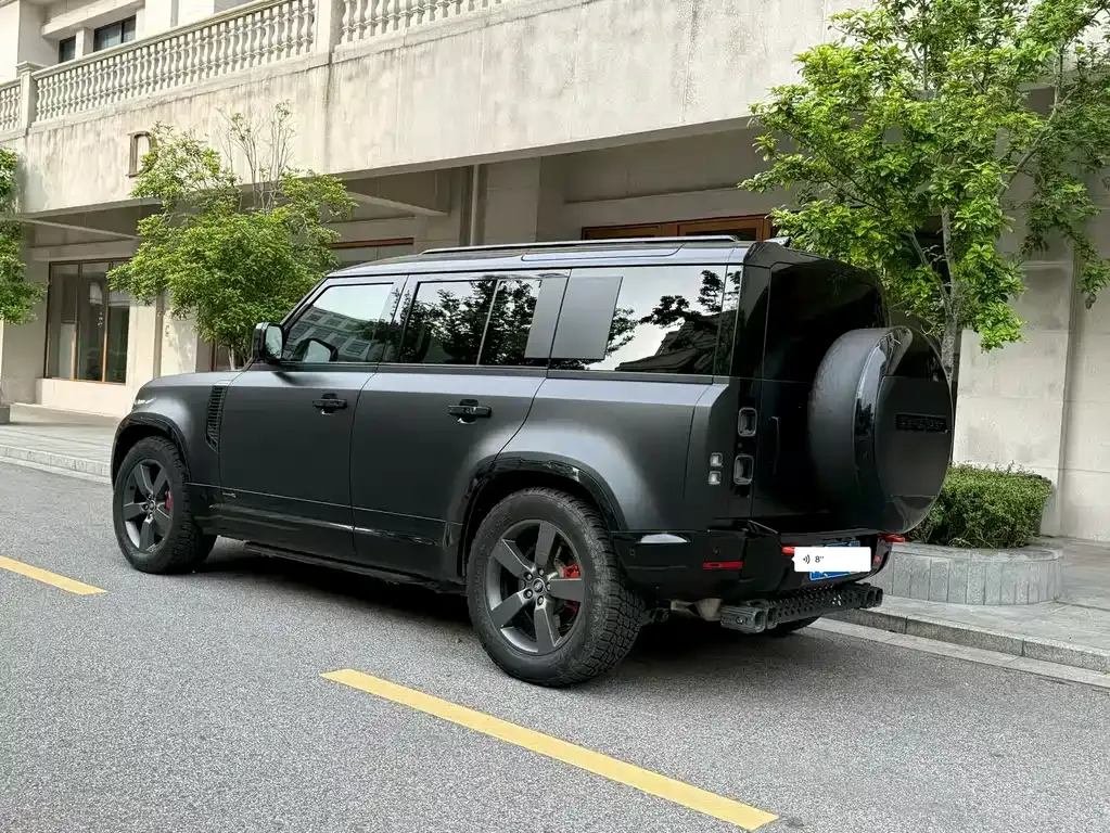 Land Rover Defender — фото 6