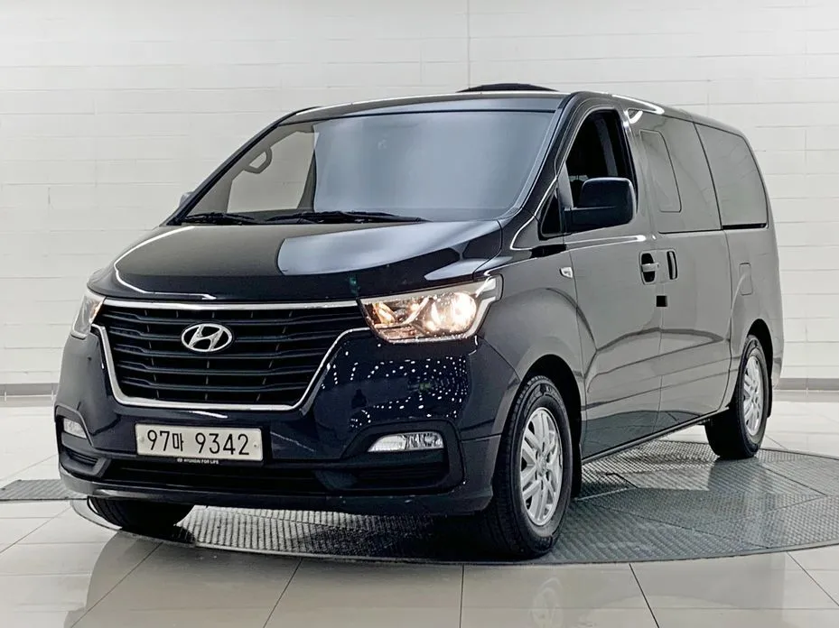 Hyundai Starex — фото 1