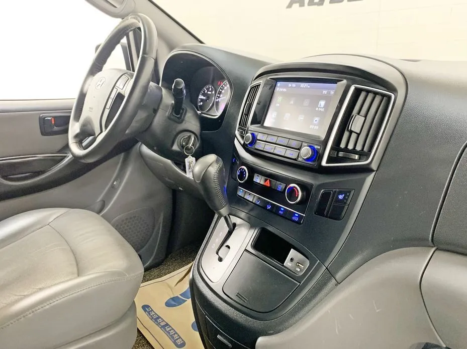 Hyundai Starex — фото 6