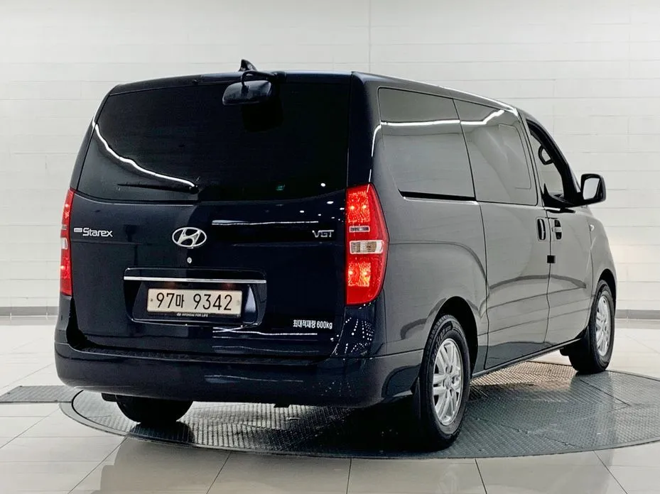 Hyundai Starex — фото 7
