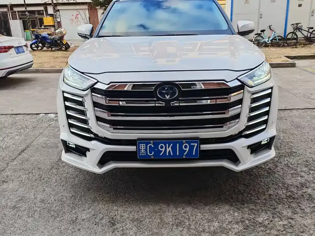 Toyota Highlander — фото 1