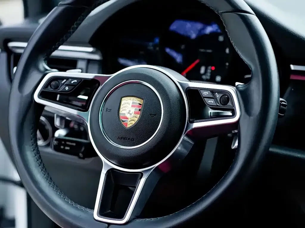 Porsche Macan — фото 8