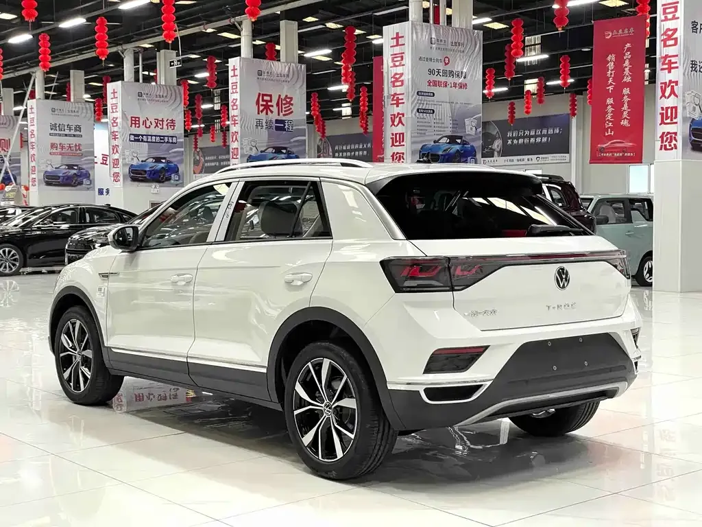 Volkswagen T-Roc — фото 6