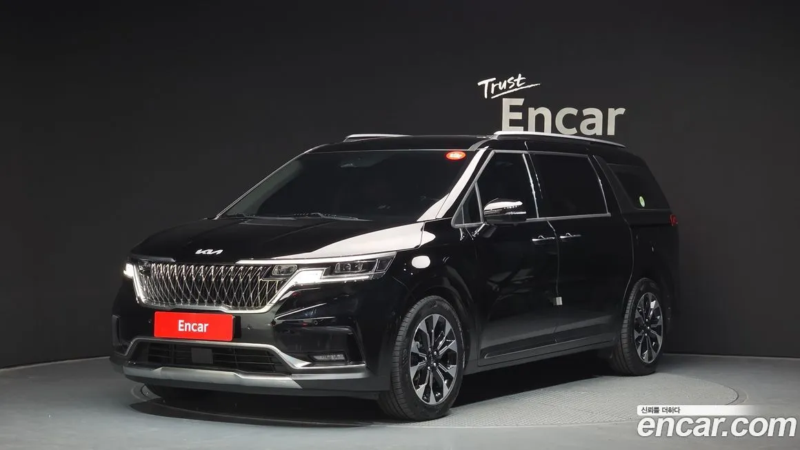 Kia Carnival — фото 1