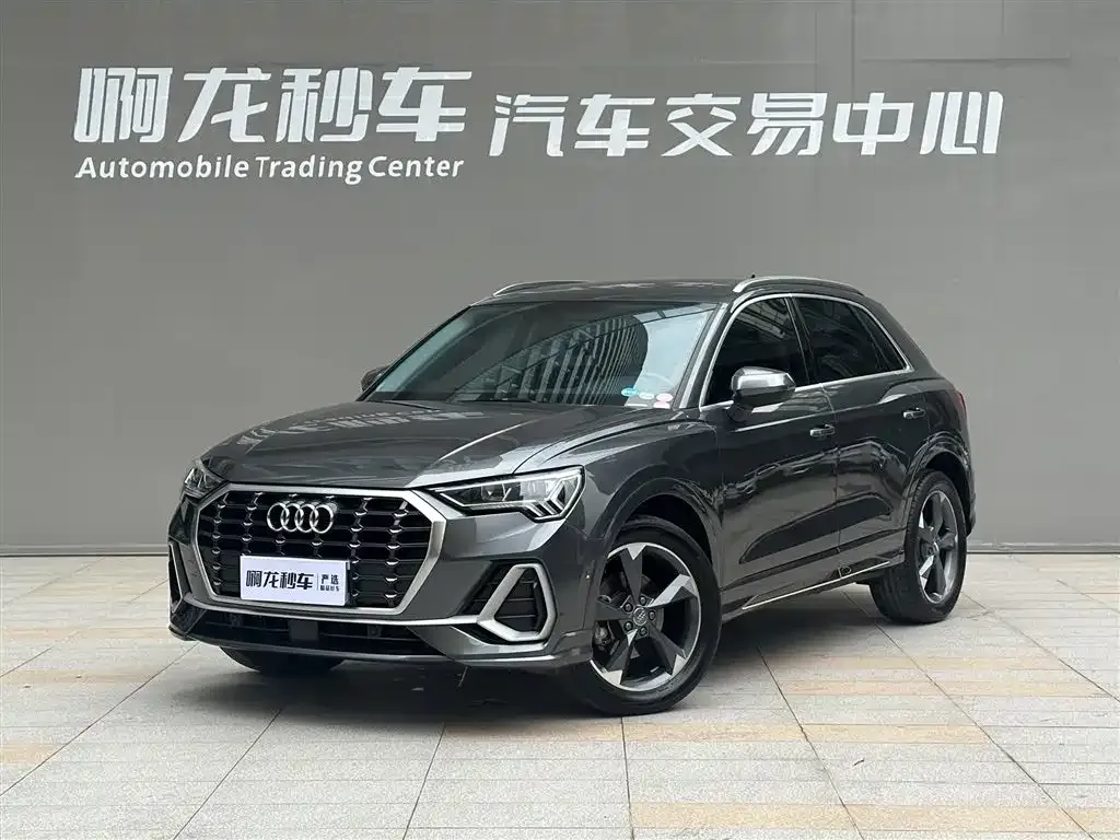 Audi Q3 — фото 1