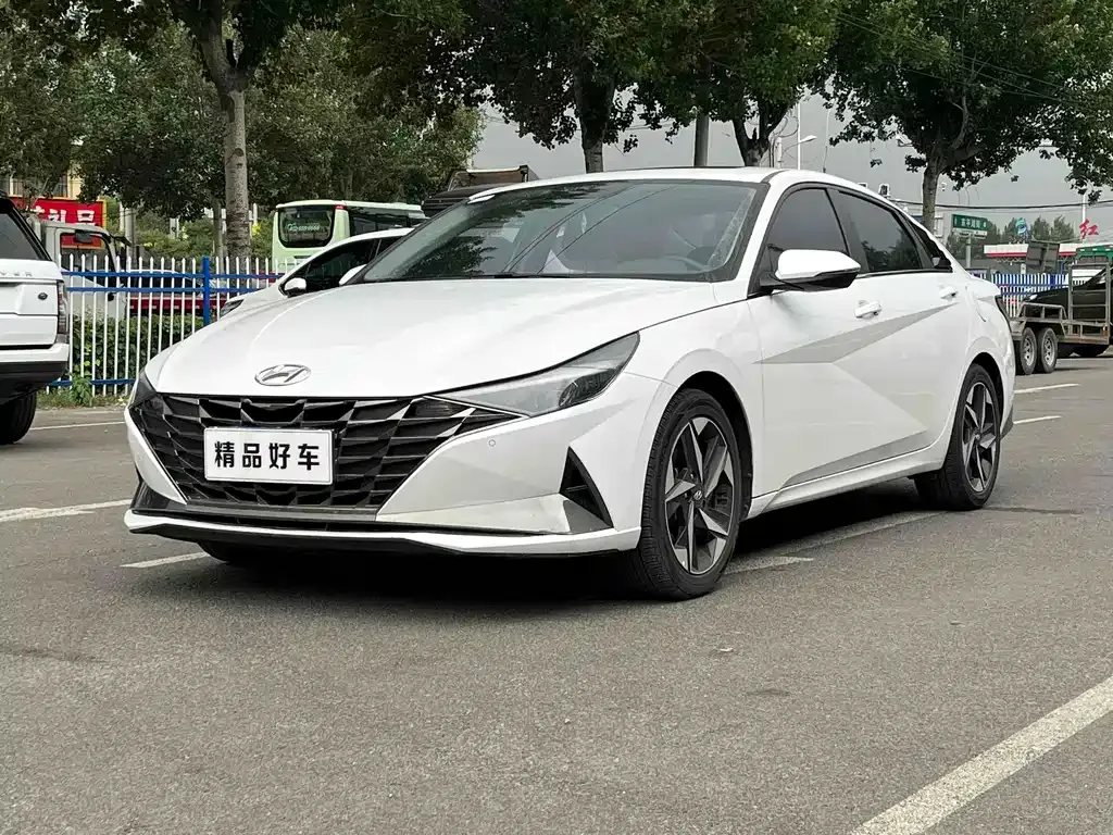 Hyundai Elantra — фото 8